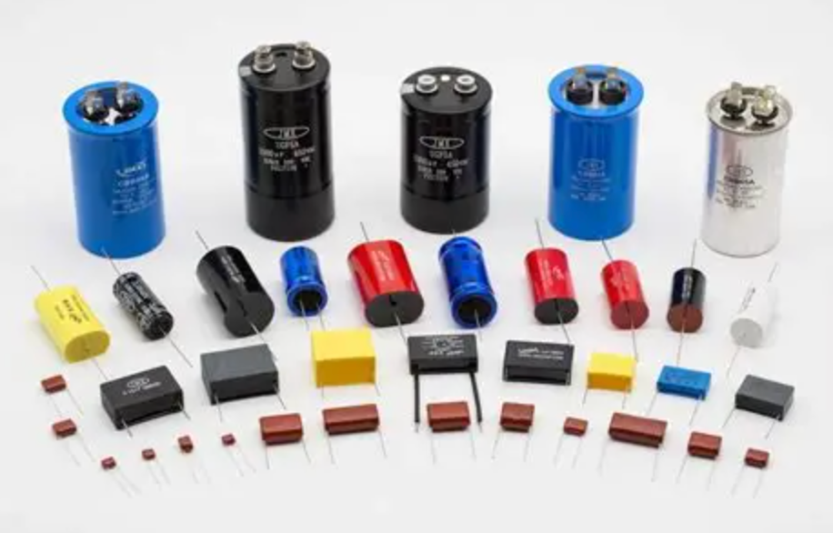 智能设备中的电容革命：高频充放电原理与低功耗设计